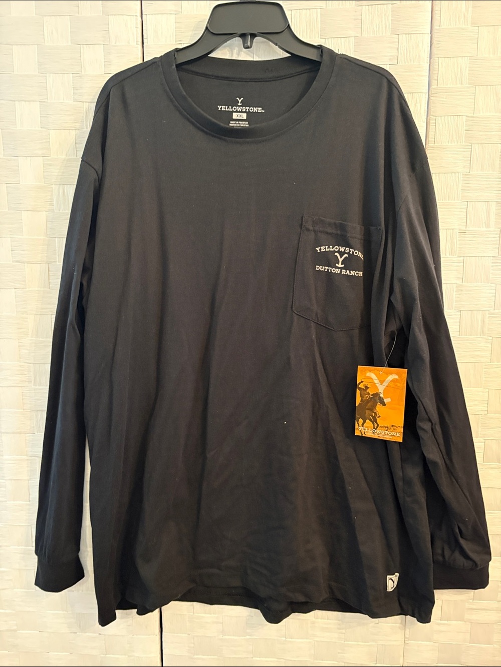 Yellowstone Dutton Ranch Men's Long Sleeve Pocket Tee - Black